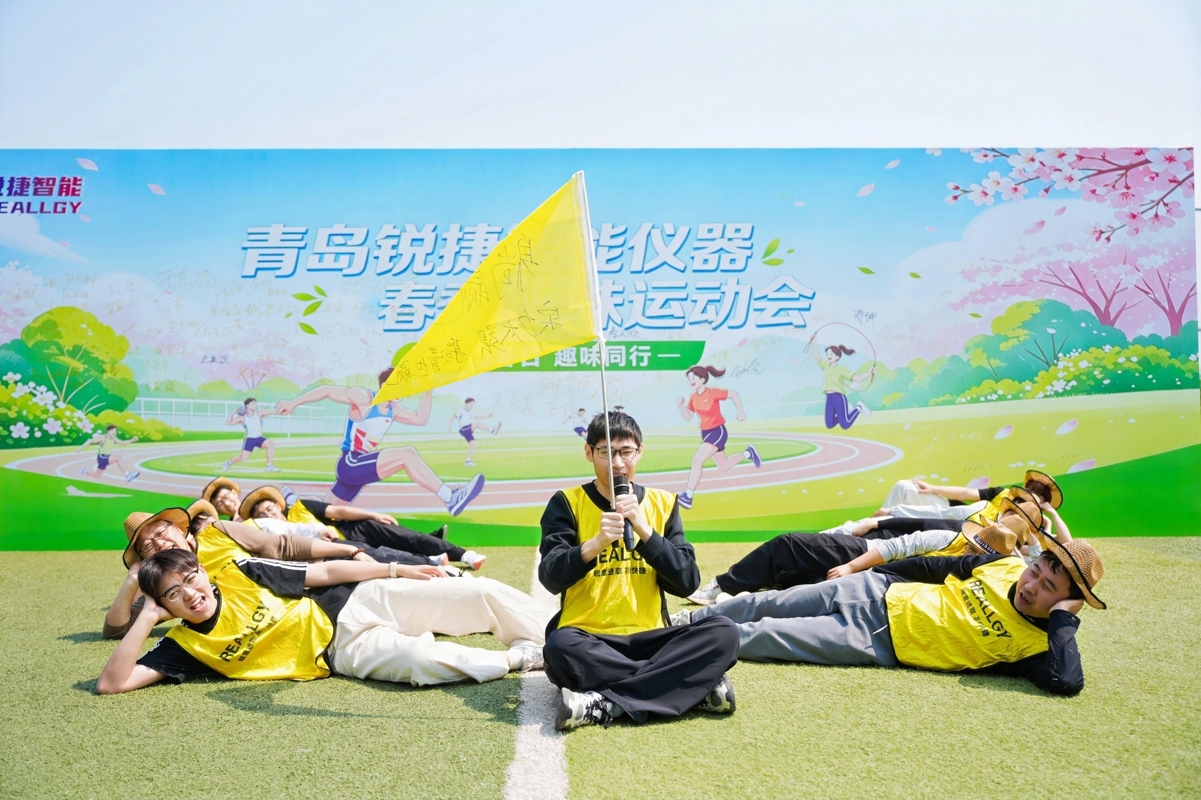 黄队.jpg
